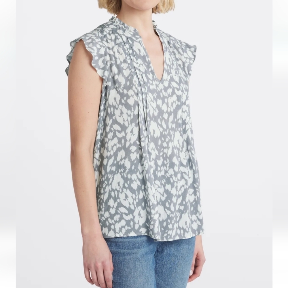 MONDAY FUN Summer Flutter Sleeve Top